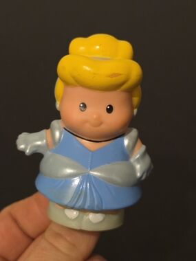 Little People Disney Princess Talker Cinderella Blue Dress Figurine